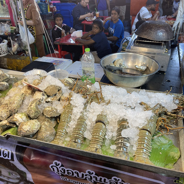 Enjoying street foods in Hatyai 🇹🇭☀️