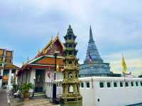 กราบสักการะหลวงพ่อโต ซำปอกง วัดกัลยาณมิตร
