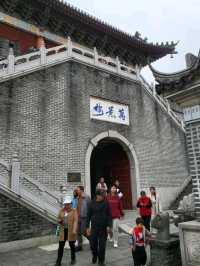 「深圳萬景樓：春天賞花勝地，放鬆心情嘅好地方！」