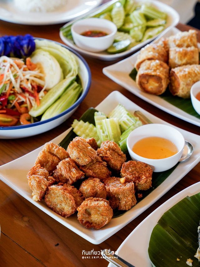 ร้านอาหารและคาเฟ่บรรยากาศร่มรื่นธีมไม้ไผ่
