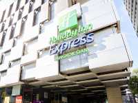 Holiday Inn Express Bangkok Siam ที่พักติด BTS 