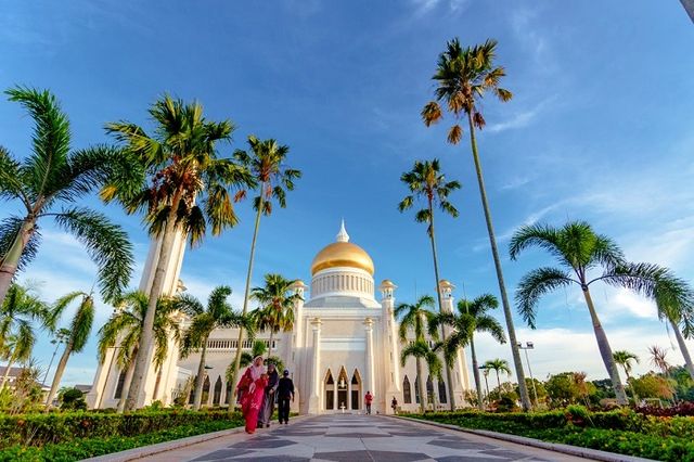 Brunei: A Hidden Gem of Flavor, Scenery, and Warm Smiles