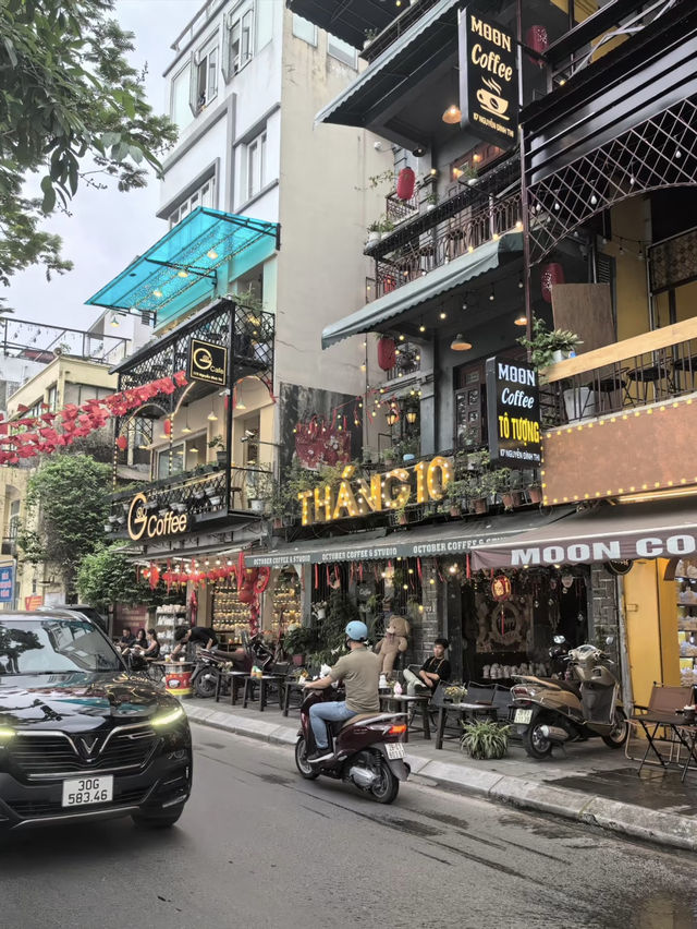 Cafés Around Hanoi’s Hoàn Kiếm Lake: Sipping Coffee with a View