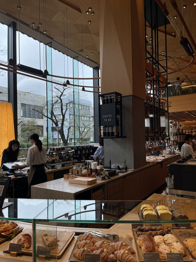 Brewing Magic in Tokyo: Starbucks Reserve Like Never Before! ☕️✨