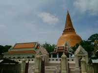 พาคุณพ่อมาไหว้พระปฐมเจดีย์