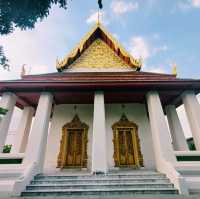 泰國曼谷著名皇家古跡寺廟景點:Wat Krua Wan Worawiharn，建築華麗雄偉，適合打卡拍照📸