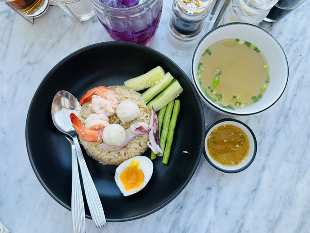 เกี๊ยวหนองบัว (สาขาวังหลัง) ร้านดังจังหวัดตราด