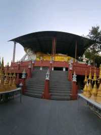 ที่เที่ยวลำพูน วัดพระพุทธบาทผาหนาม