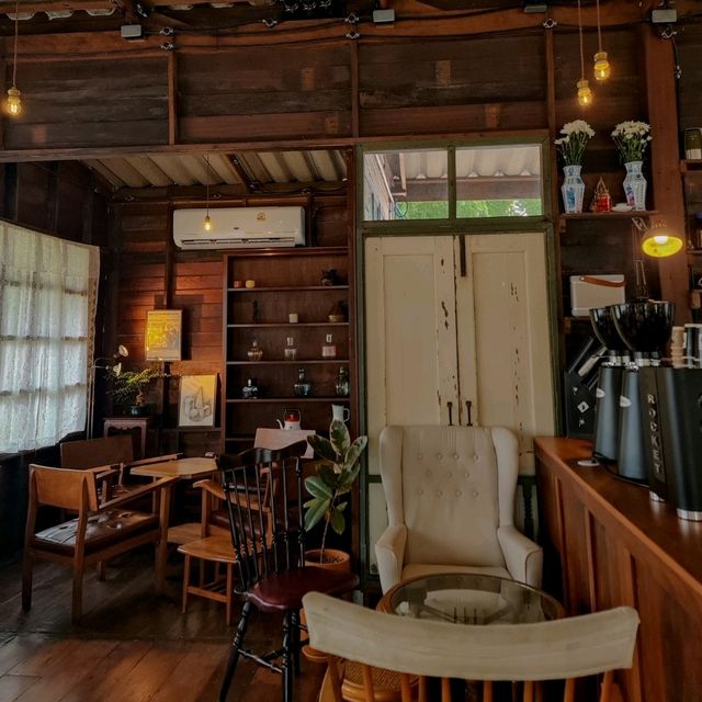คาเฟ่สไตล์โฮมมี่ บางแสน