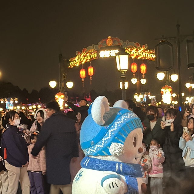 上海迪士尼的浪漫日與夜之旅