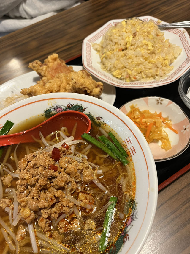 【佐久市🇯🇵】おなかいっぱい食べれるラーメン定食が1190円！