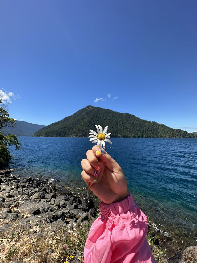 A crystal clear lake in Washington!