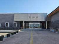 대한민국 충청남도 부여군 백제 기와 문화관 입니다.