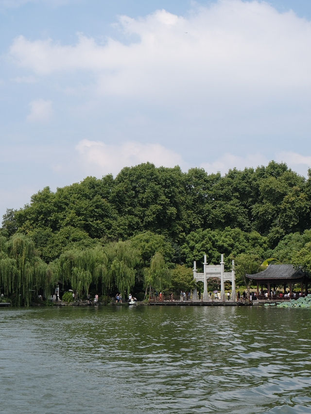 🌅 West Lake Hangzhou: A Dreamy Escape into China’s Most Beautiful Scenery 🏞️ 