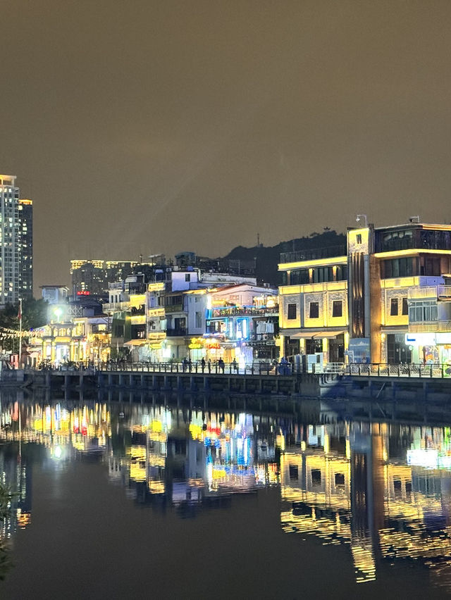 Discover the Artistic Heart of Xiamen: A Night in Shapowei