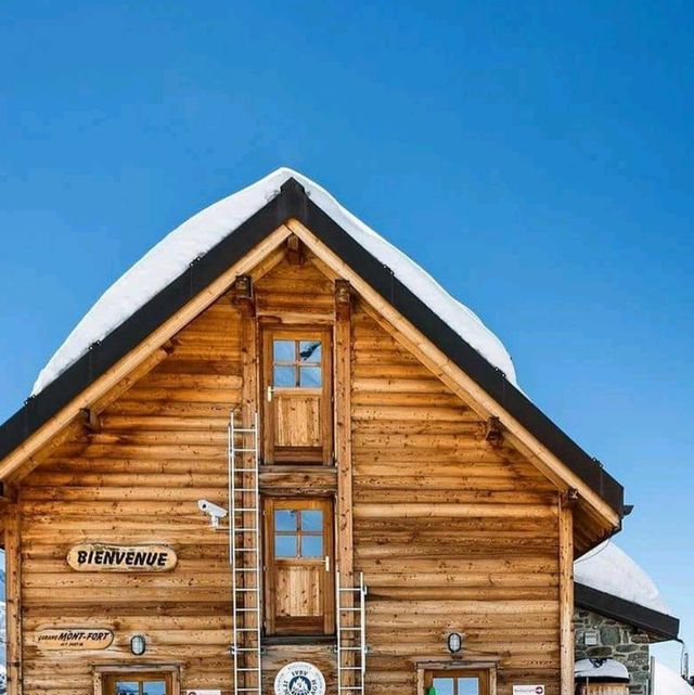 ❄️ Skiing in St. Moritz: A Snowy Paradise! ⛷️🏔️