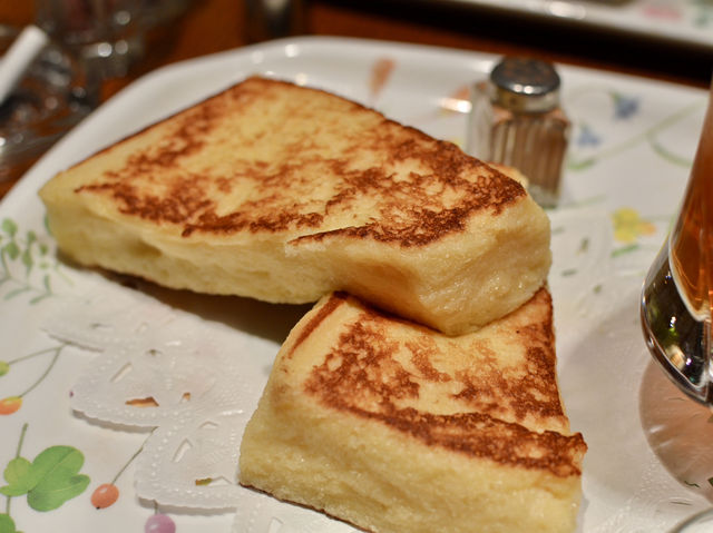 Fluffy French Toast at Cafe Aaliya