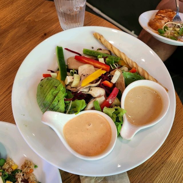 We Cafe phuket ผักออแกนิค farm to table