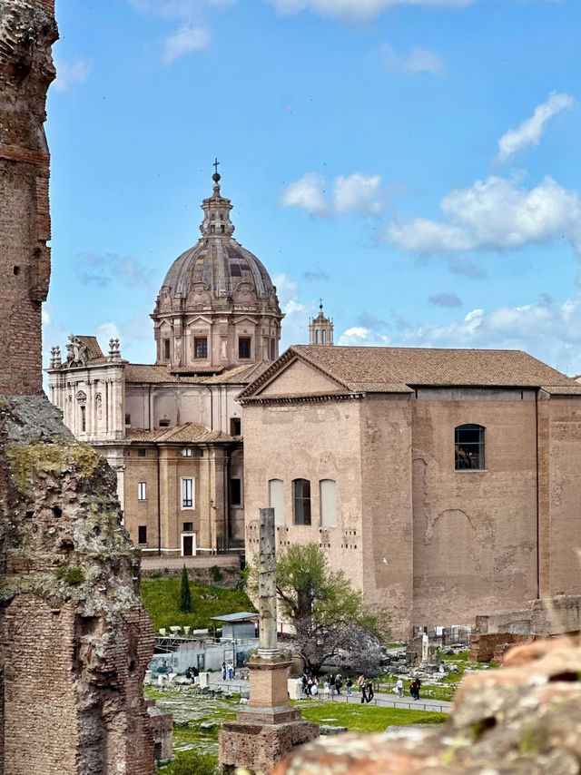 Walking Through History – My Visit to the Roman Forum 