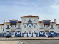 Is Aveiro worth a stop in between Porto and Lisbon?