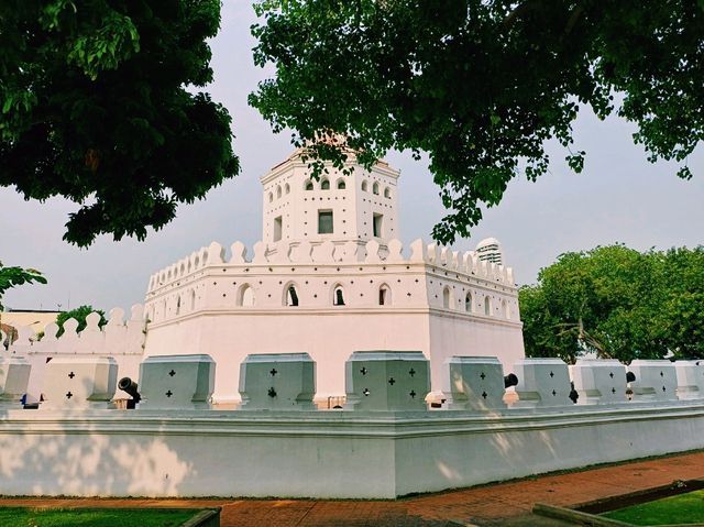 泰國曼谷湄南河畔公園歷史堡壘建築博物館一日遊行程，欣賞湄南河壯麗河景，了解當地風土人情，適合打卡拍照📸