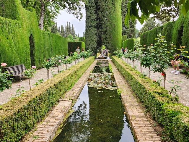 [🇪🇸グラナダ] アルハンブラ宮殿の楽園、ヘネラリーフェ庭園を歩く