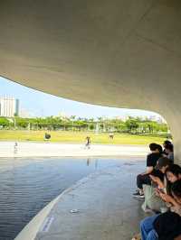 Haikou Yundong Library: Iconic Design, Beachfront Beauty