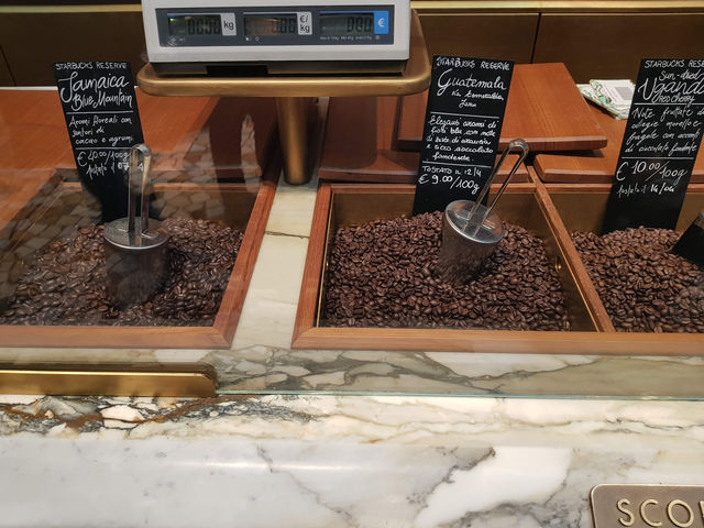 ☕️ Starbucks Reserve Roastery Milan – "커피 그 이상의 경험"