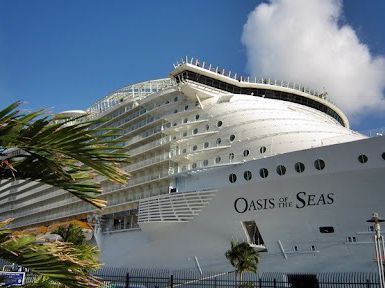 Oasis of the Seas: My Wild, Watery Adventure (Plus a Secret Spot You CAN’T Miss!)" 🌊🚢✨