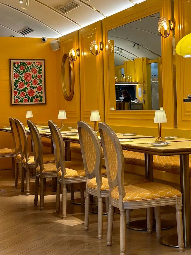Holiday Pastry The Dinning Room 
