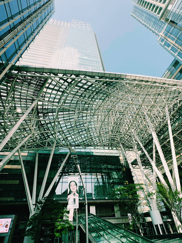 東京｜都營大江戸線｜紫色軌跡上的東京環城冒險