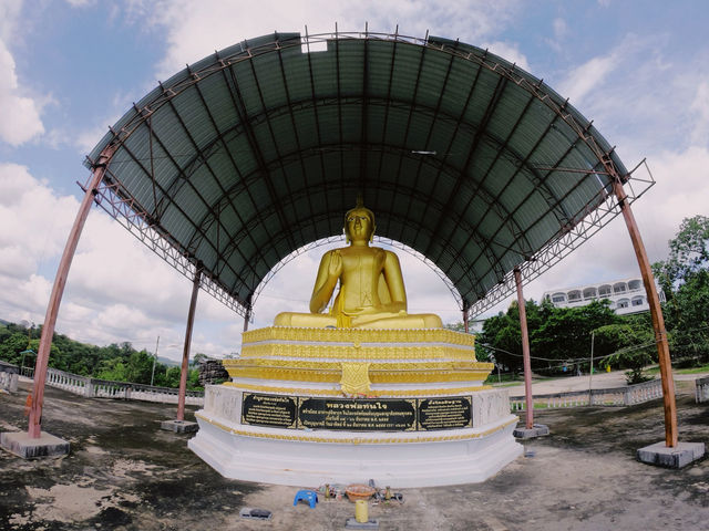 วัดสวนหินผานางคอย