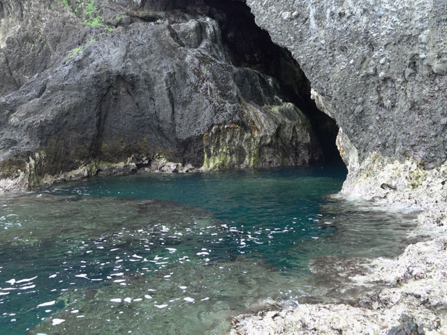 綠島柚子湖｜史前遺址與海蝕奇景交織的秘境灣澳 
