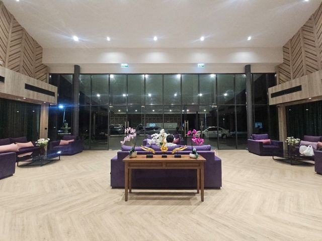 รีวิว Rus Hotel and Convention Ayothaya