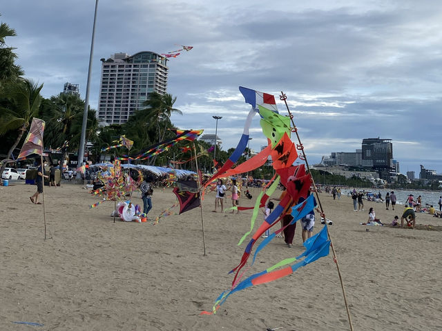 โรงแรมติดทะเลพัทยา เดินได้ถึงหาด 🏖️
