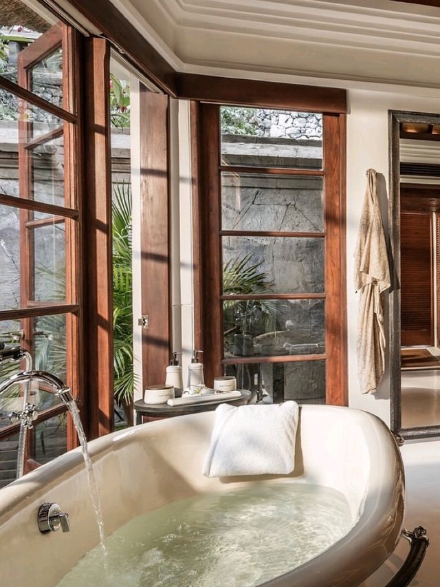🌴 Escape to Ubud’s Hidden Paradise – Four Seasons Resort Bali at Sayan