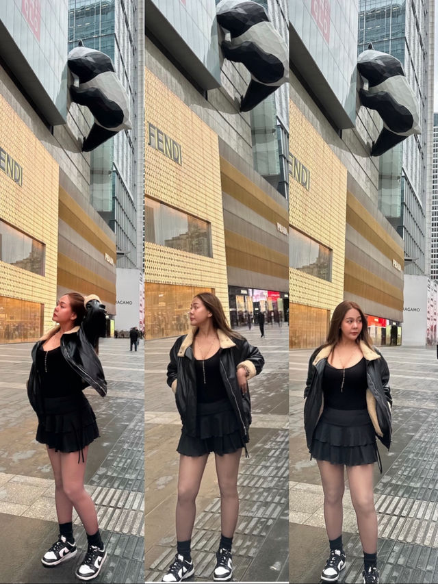  สถานที่ท่องเที่ยว Chengdu IFS Sculpture Garden 🇨🇳