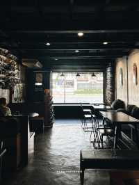GLUR HOUSE (เกลอเฮาส์)