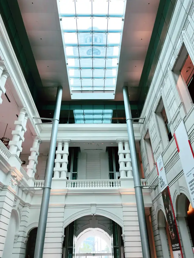 Victoria Theatre & Concert Hall: A Must-Visit Citywalk Gem in Singapore 