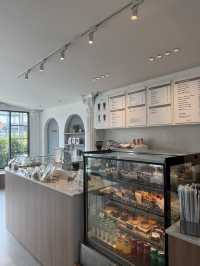 Roastniyom coffee - สาขากาดสามแยก 