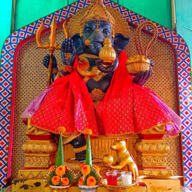 ขอพรสิ่งศักสิทธิ์ วัดบัวขวัญ นนทบุรี