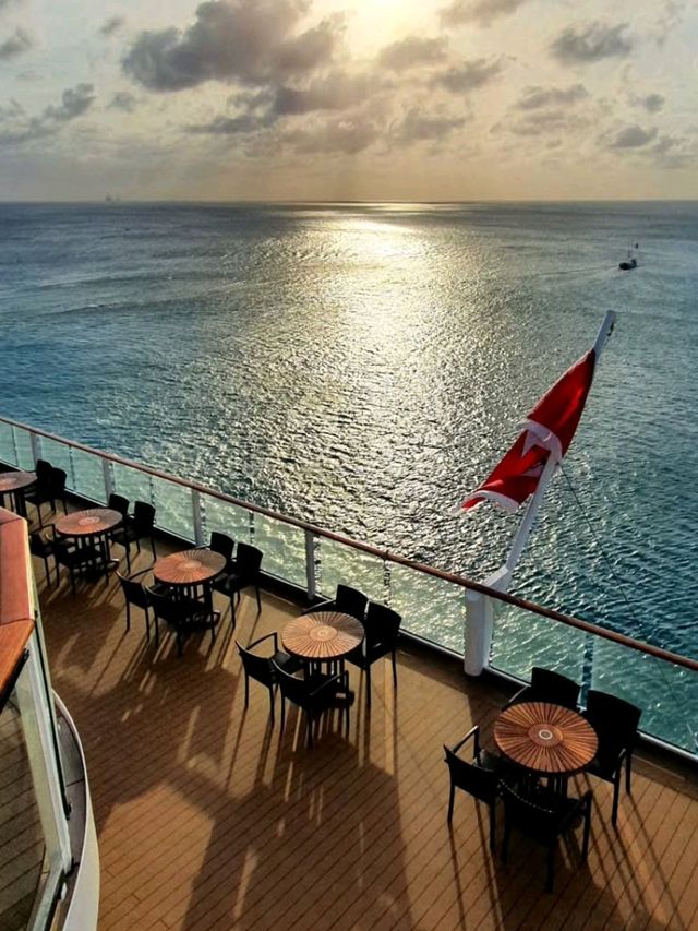Azamara Pursuit’s 🍽️ Dining – A World Tour on Your Plate