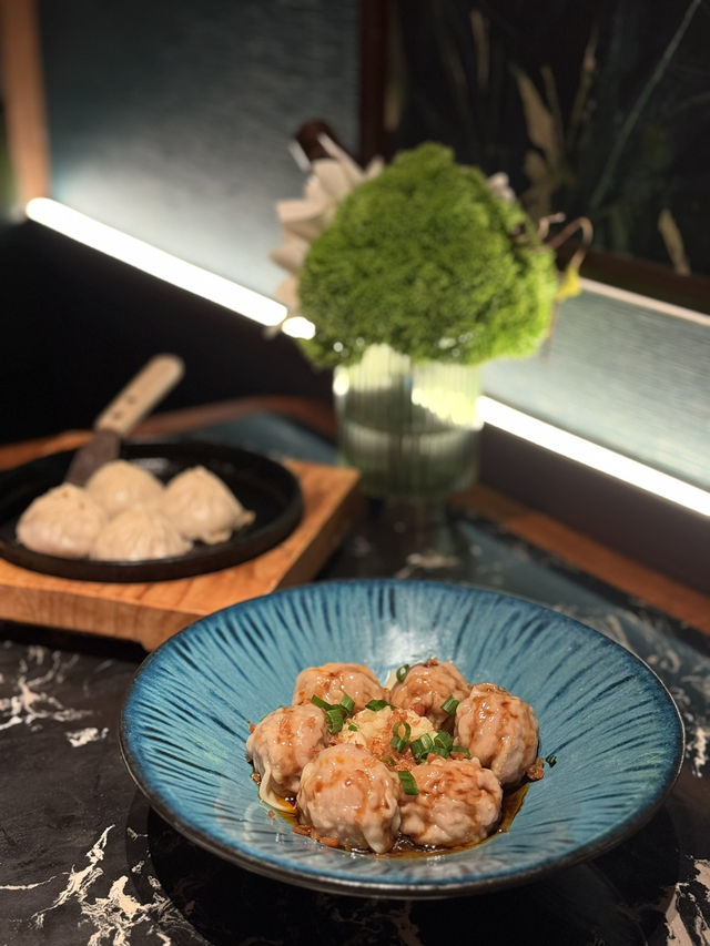 呢間餐廳環境舒適，食物質素好。