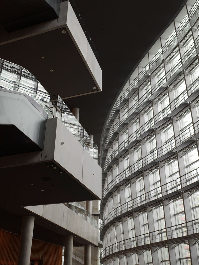 国立新美術館で感じた、空間ごとアートな時間