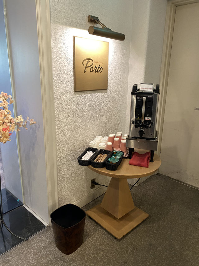 東京王子飯店～餐廳可看到東京鐵塔～房間好大啊～