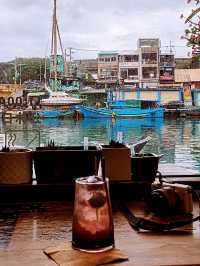 Hi There cafe!! หลบฝน จิบชา ที่ท่าเรือ Zhengbin