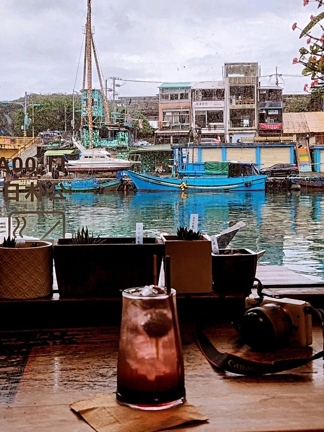 Hi There cafe!! หลบฝน จิบชา ที่ท่าเรือ Zhengbin