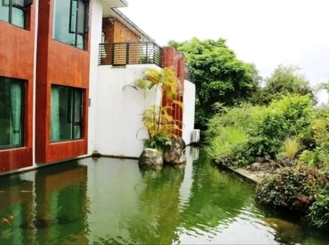 建築風格融合西式與日式的民宿