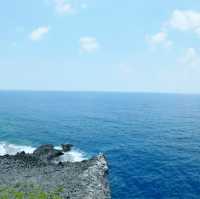 🌊 沖繩殘波岬燈塔：登頂眺望果凍海與斷崖奇景，順嘗Blue Seal冰淇淋！