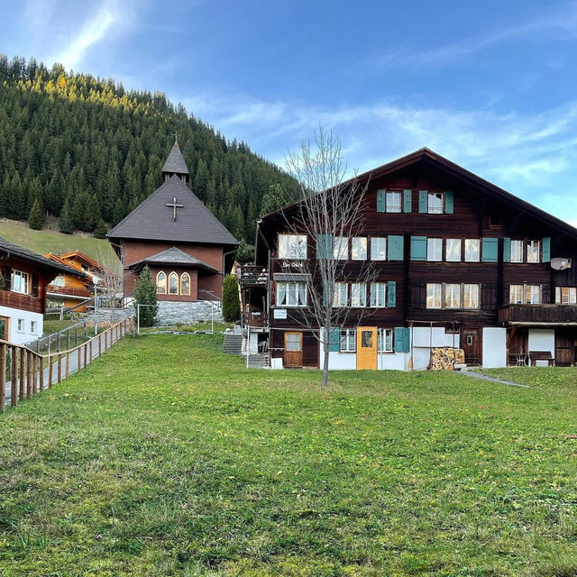 Lauterbrunnen: A Fairytale Valley of 72 Waterfalls & Alpine Magic